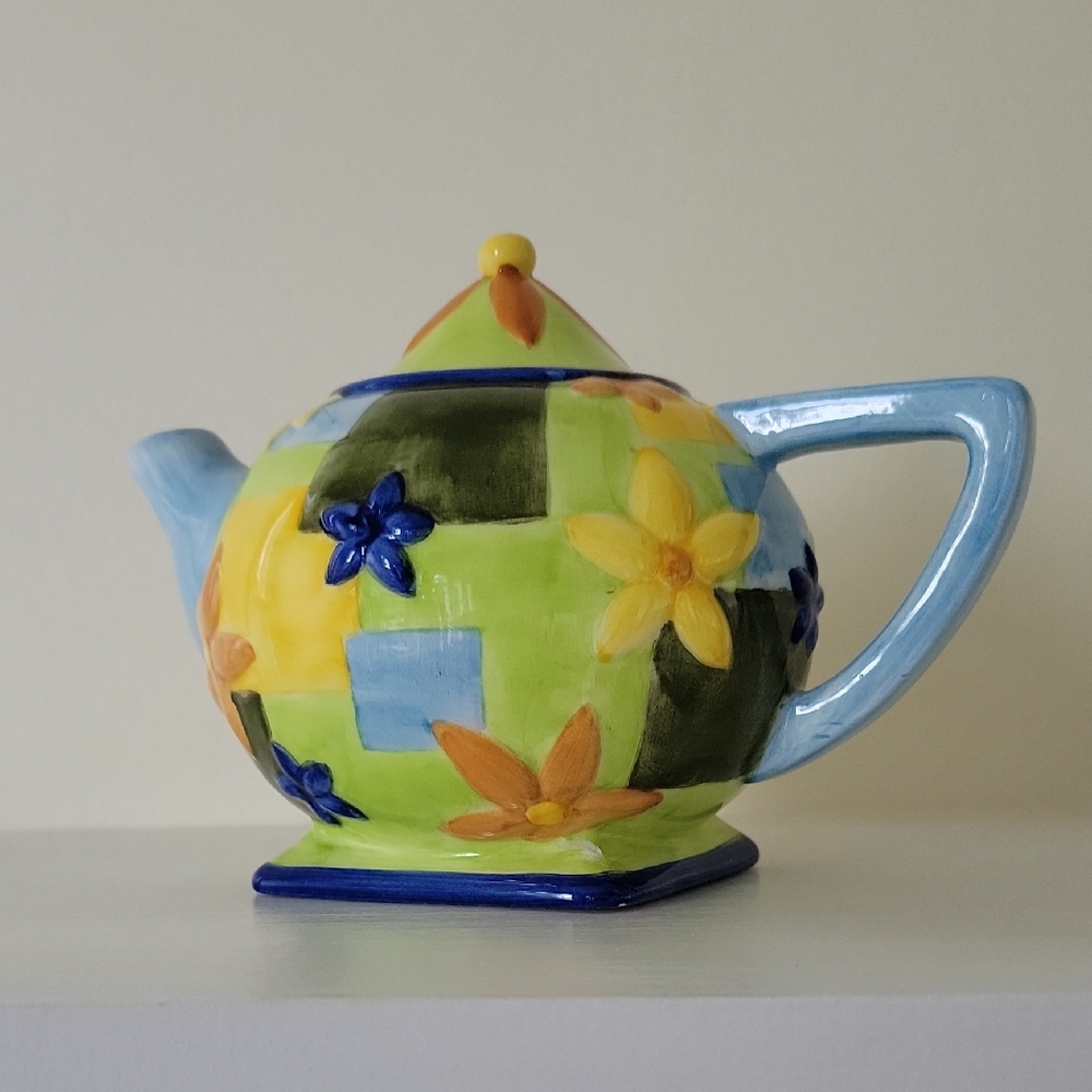 Oneida Vintage Miniature Teapot